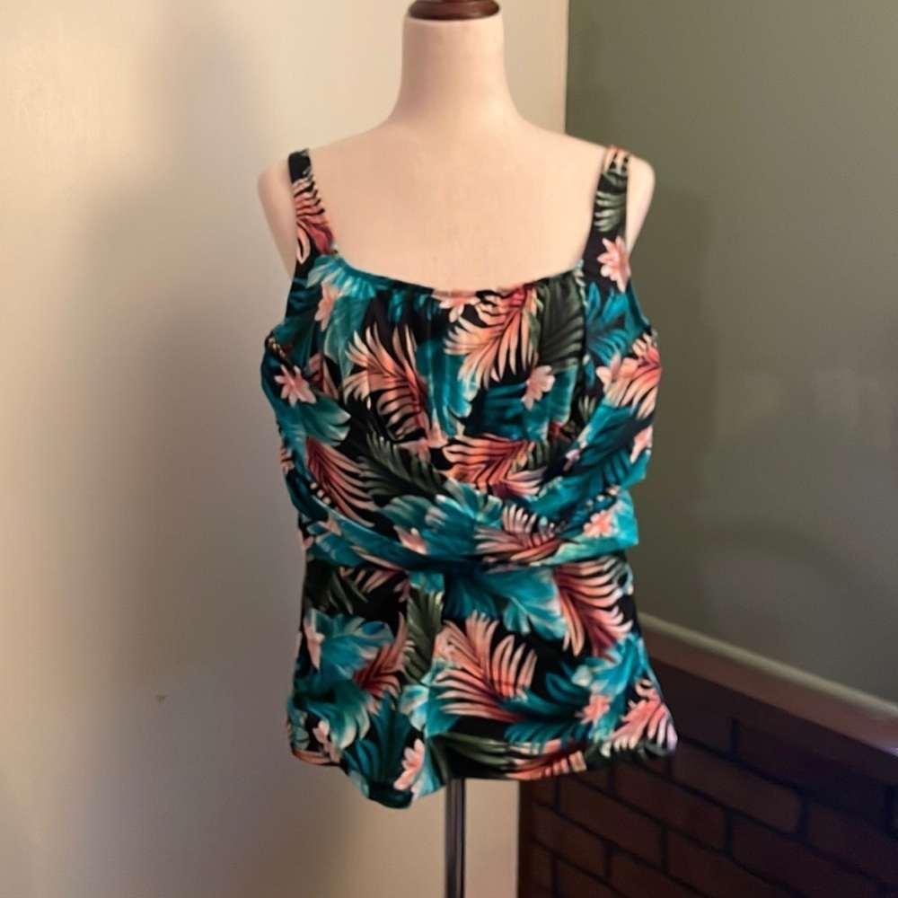 18 Lands End Tankini Swim Top B02 6549